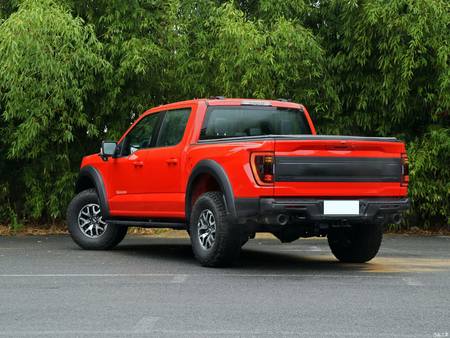 Ford F150 Tail lights color effect in a car