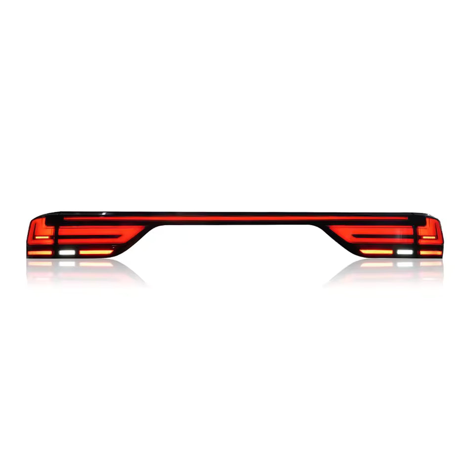 Feux arrière du Toyota Land Cruiser 300 24-26